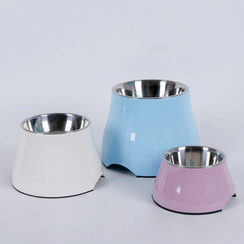 Large capacity dog feeder